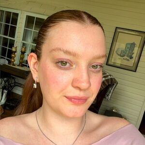 Meet your Posher, Chloe